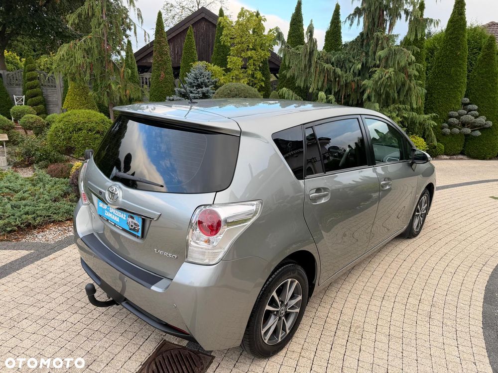 Toyota Verso 2.0 D-4D 5-Sitzer - 4