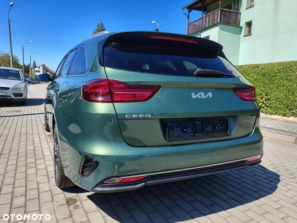 Kia Ceed - 10