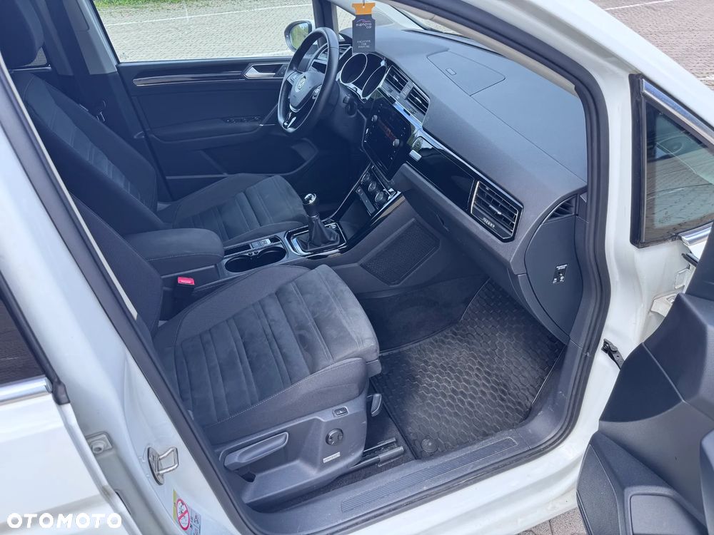 Volkswagen Touran 1.5 TSI EVO Highline - 8