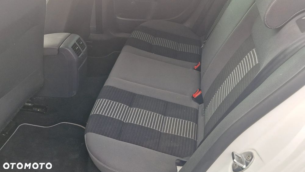 Volkswagen Golf - 14