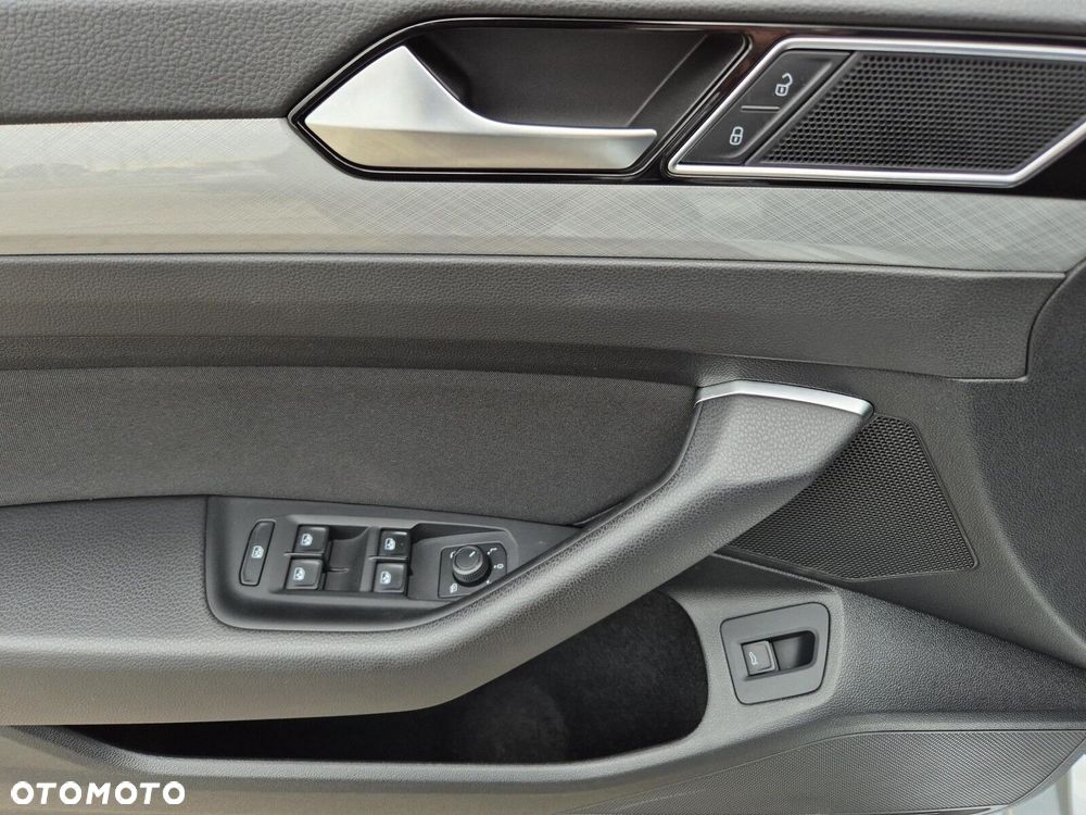 Volkswagen Passat 2.0 TSI Business DSG - 14