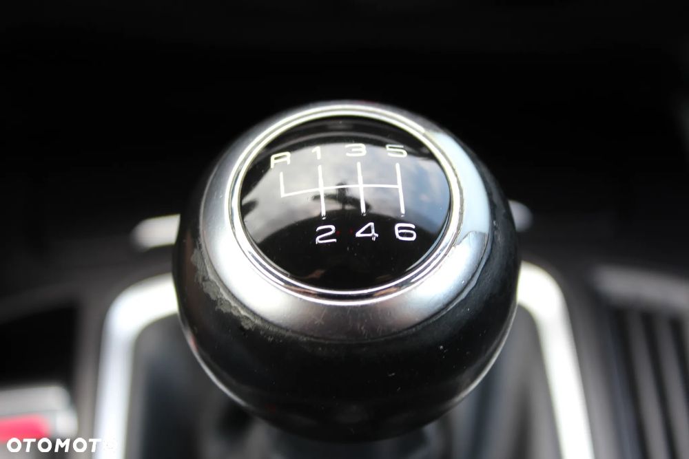Audi A4 Avant 2.0 TDI DPF clean diesel Attraction - 24