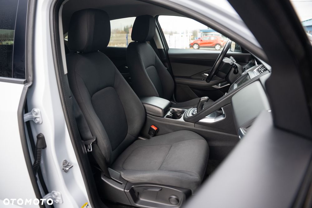 Jaguar E-Pace - 25