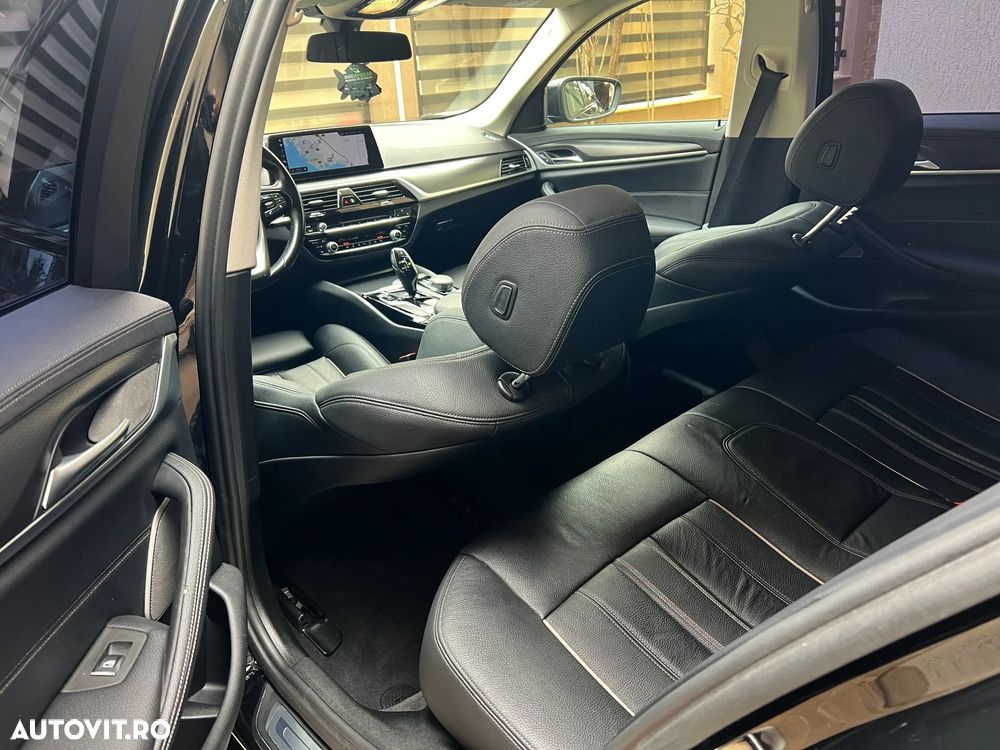BMW Seria 5 520d Aut. Luxury Line - 28