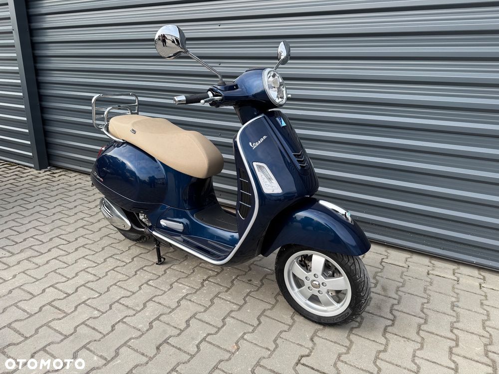 Piaggio Vespa - 2