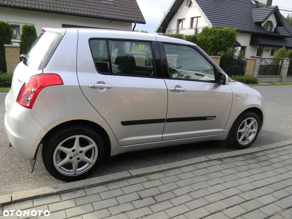 Suzuki Swift 1.3 DDiS Comfort - 4