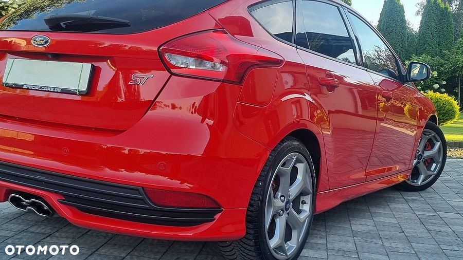 Ford Focus 2.0 EcoBoost ST mit Leder-Sport-Paket - 19