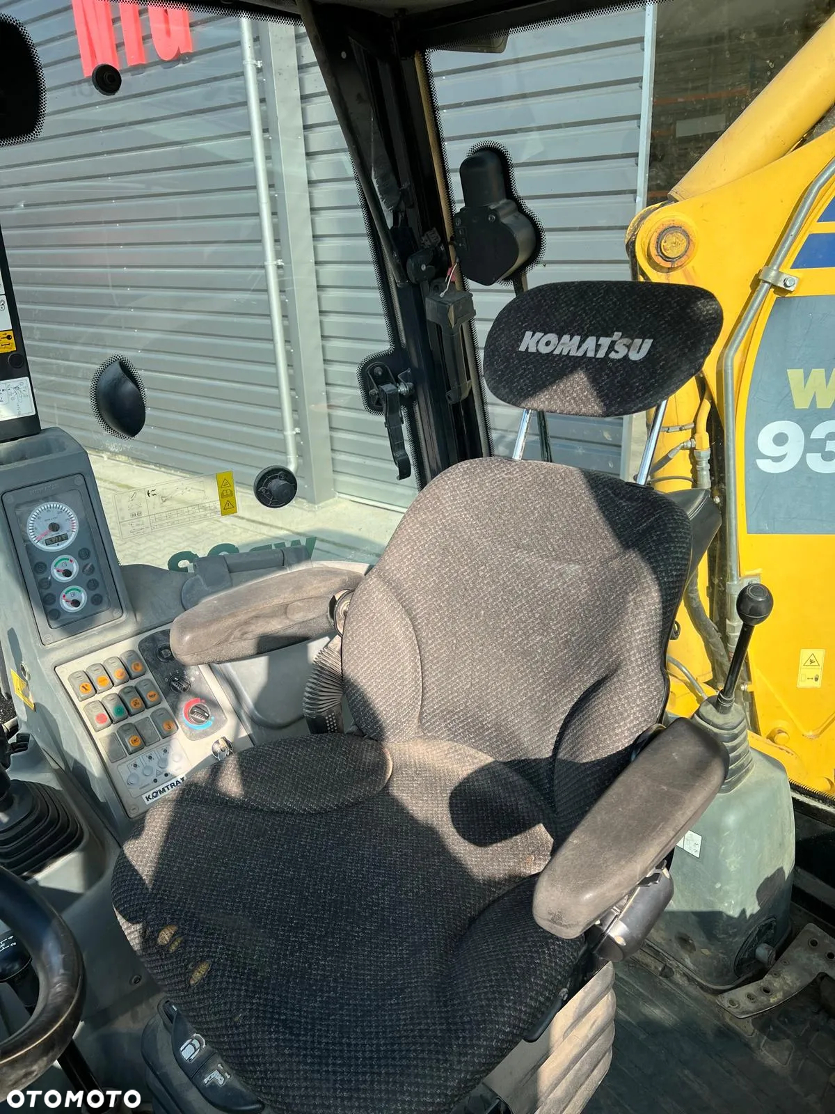 Komatsu WB93S-5 - 8