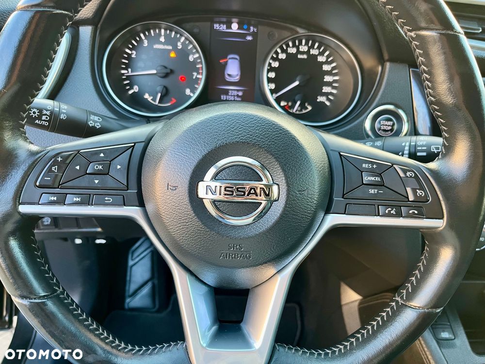 Nissan Qashqai 1.3 DIG-T N-CONNECTA - 17