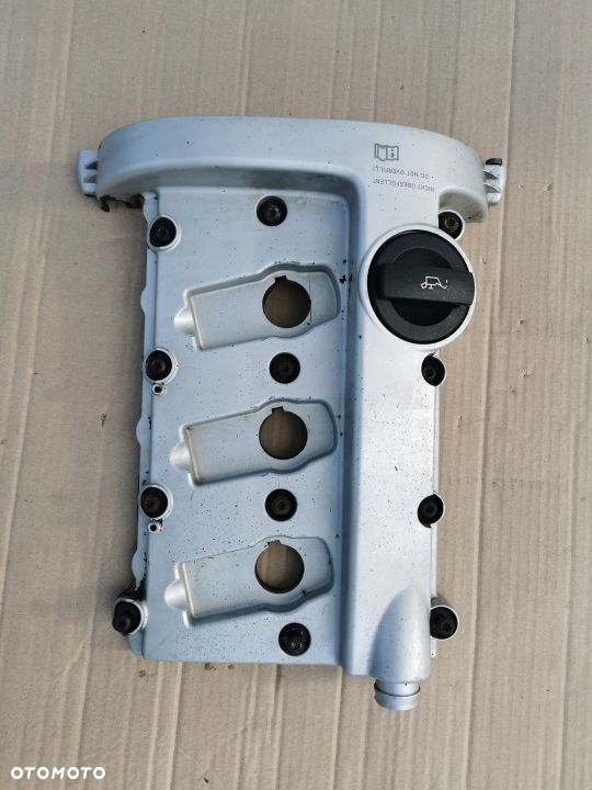 Pokrywa zaworów Audi A4 A6 3.0 ASN