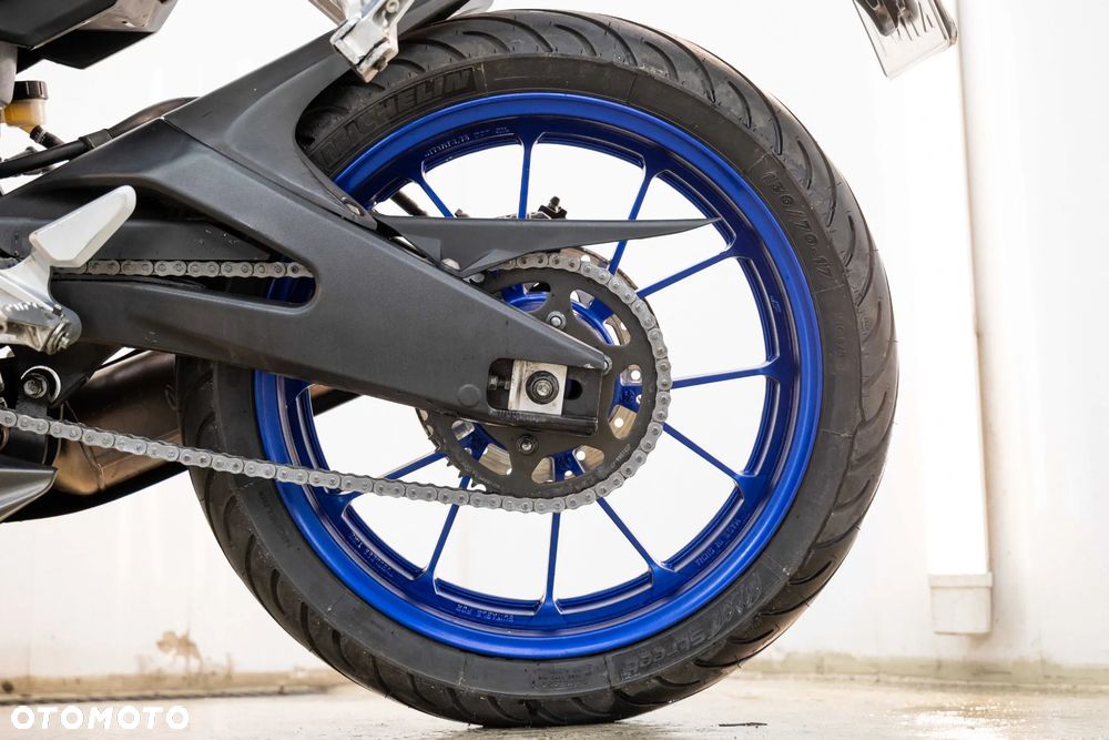 Yamaha MT - 33