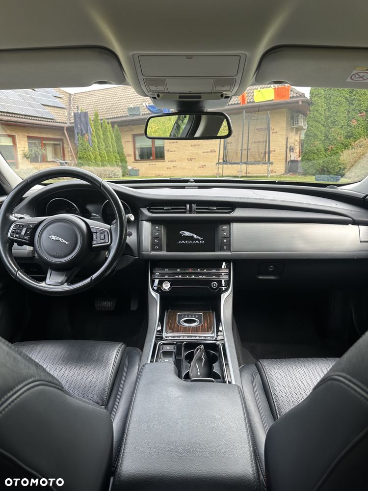 Jaguar XF 2.0 i4D AWD Prestige - 14
