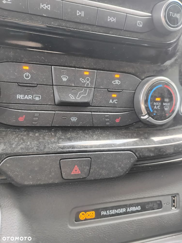 Ford Tourneo Custom 2.0 EcoBlue Hybrid L1 Titanium - 12