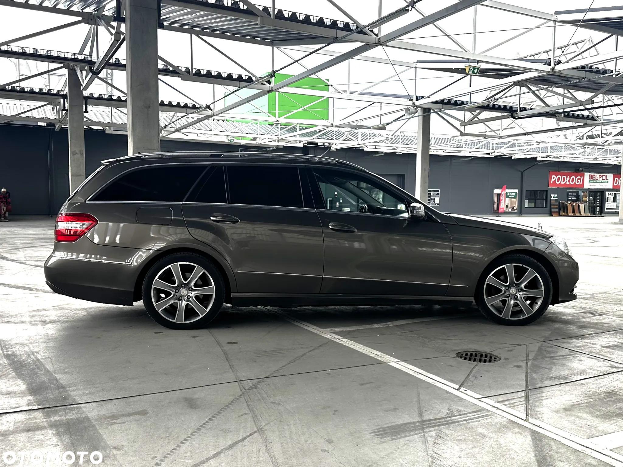 Mercedes-Benz Klasa E 200 T CGI BlueEFFICIENCY 7G-TRONIC Avantgarde - 11