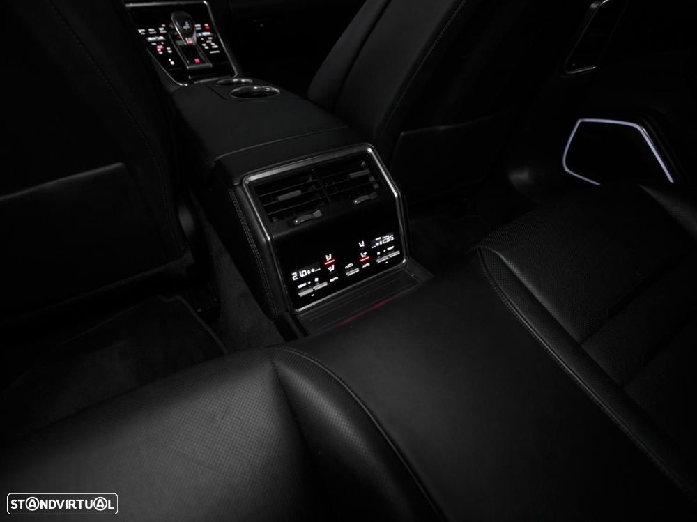 Porsche Panamera Sport Turismo 4S E-Hybrid - 9