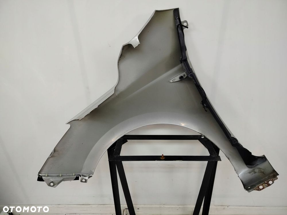 hyundai i20 i lift 12r- błotnik prawy przód przedni rys - 10