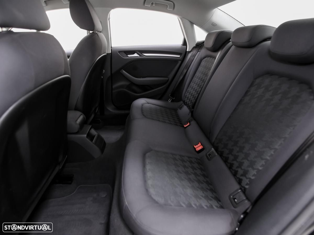 Audi A3 Limousine 1.6 TDI Business Line Attraction - 11
