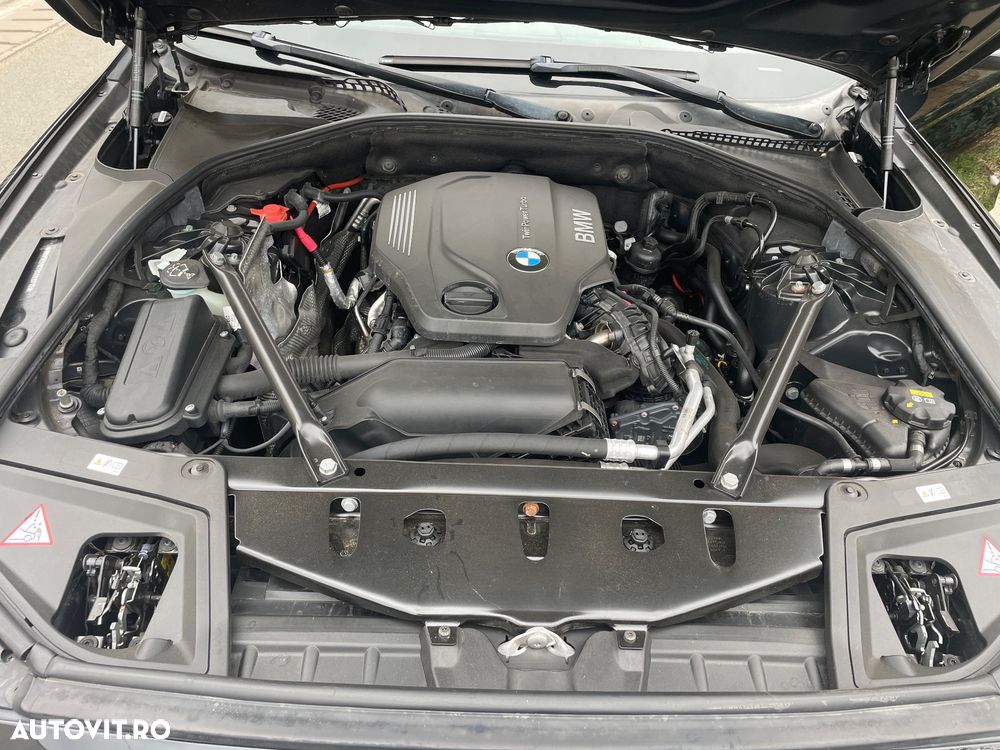 BMW Seria 5 520d AT - 13