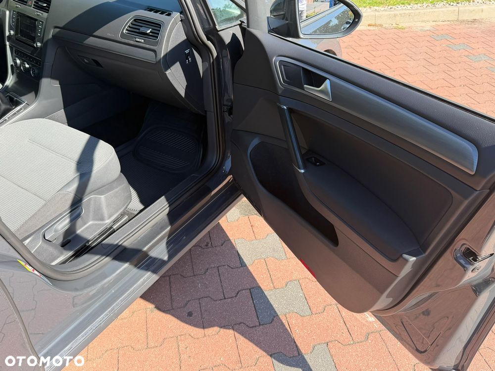 Volkswagen Golf 2.0 TDI SCR Comfortline - 19
