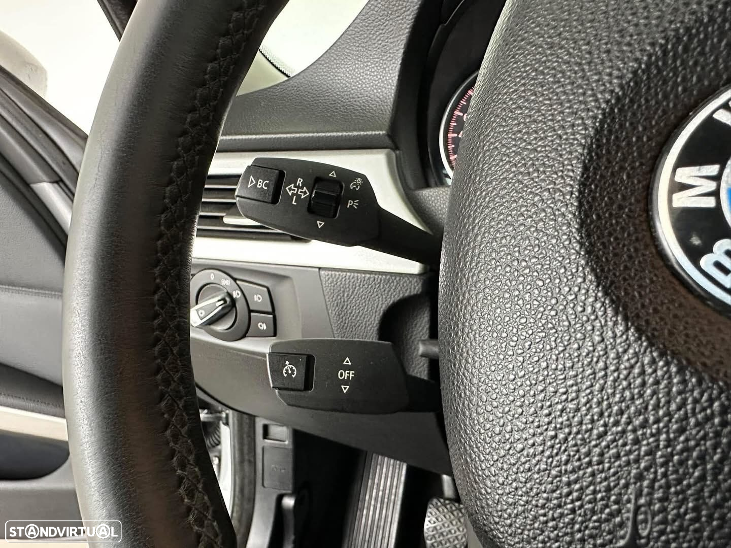BMW 318 d Touring Navigation Sport - 14