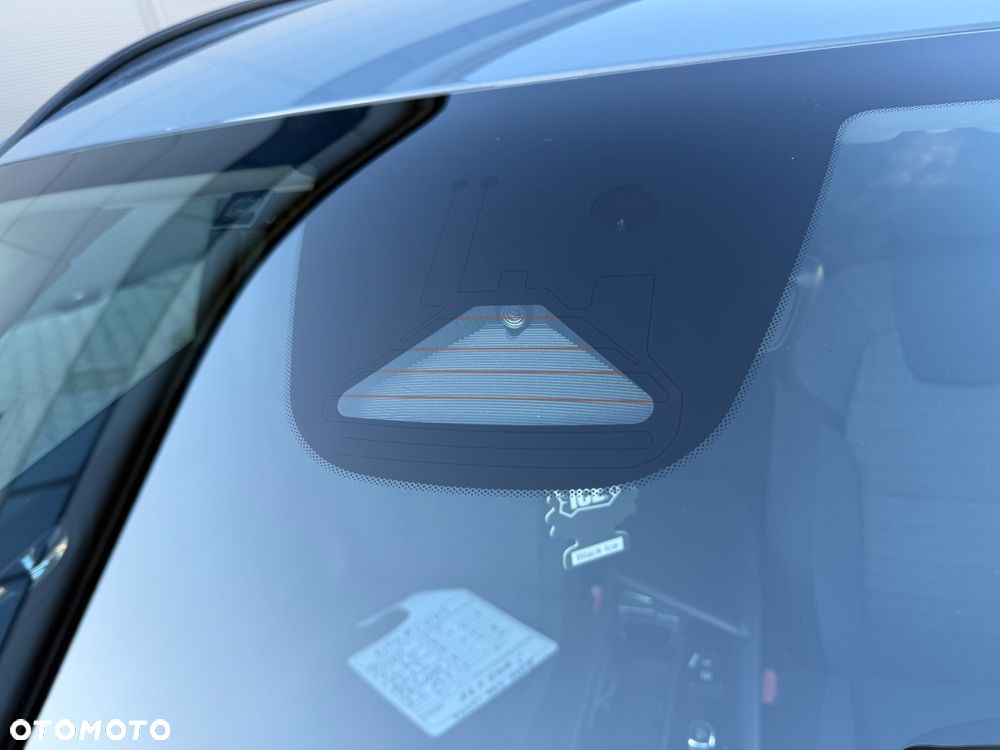 Volvo XC 60 B4 D AWD Plus Dark - 36