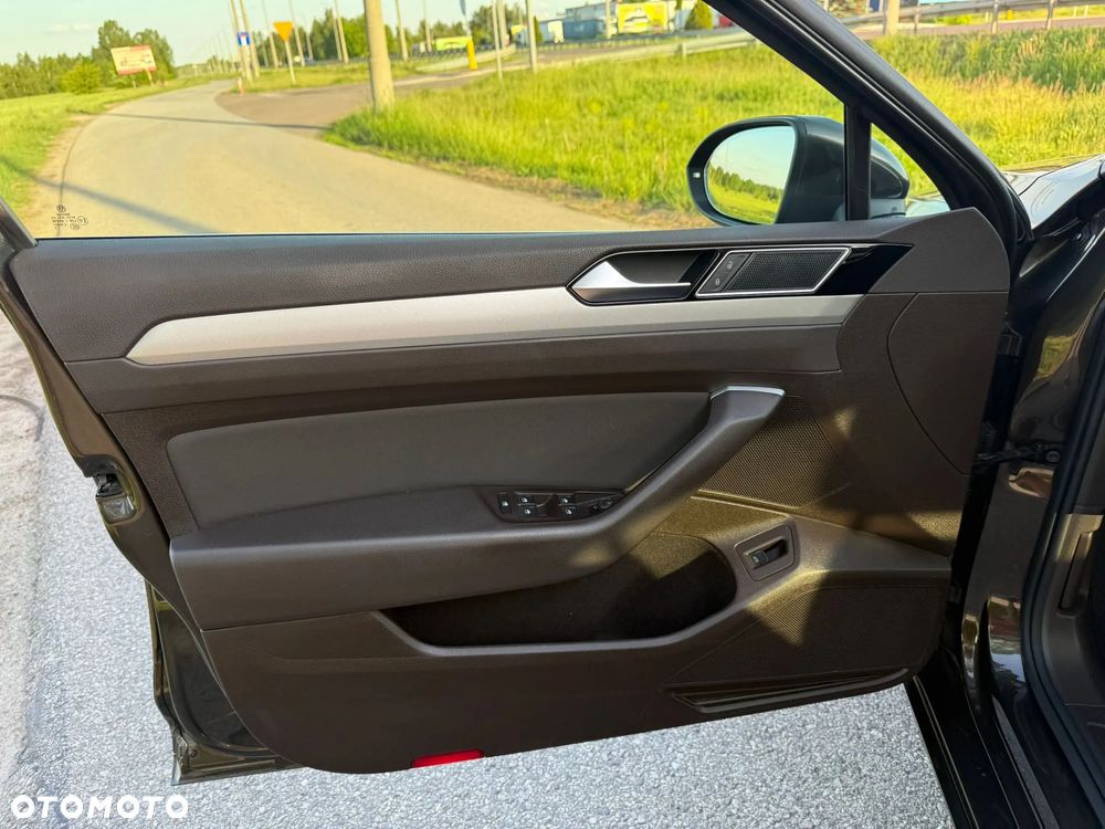 Volkswagen Passat 1.6 TDI (BlueMotion Technology) Comfortline - 27