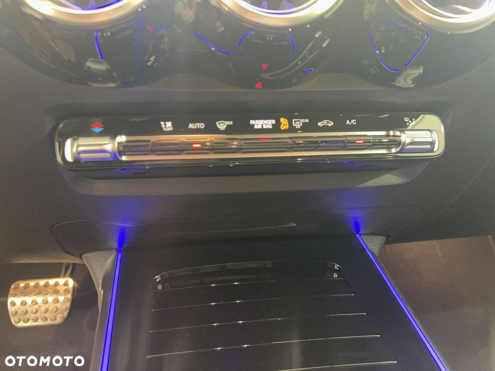 Mercedes-Benz GLB 200 d 4Matic 8G-DCT Entry - 22