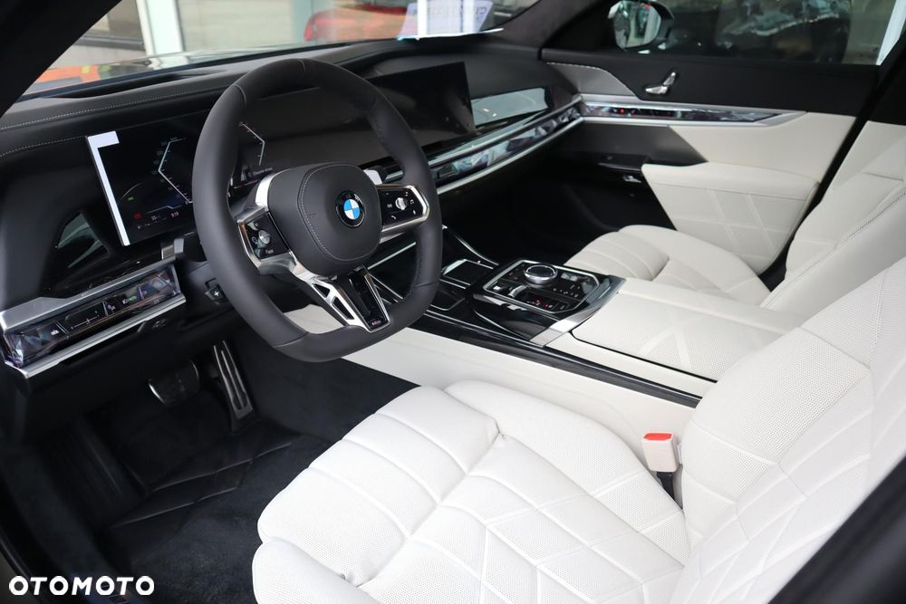 BMW Seria 7 - 12