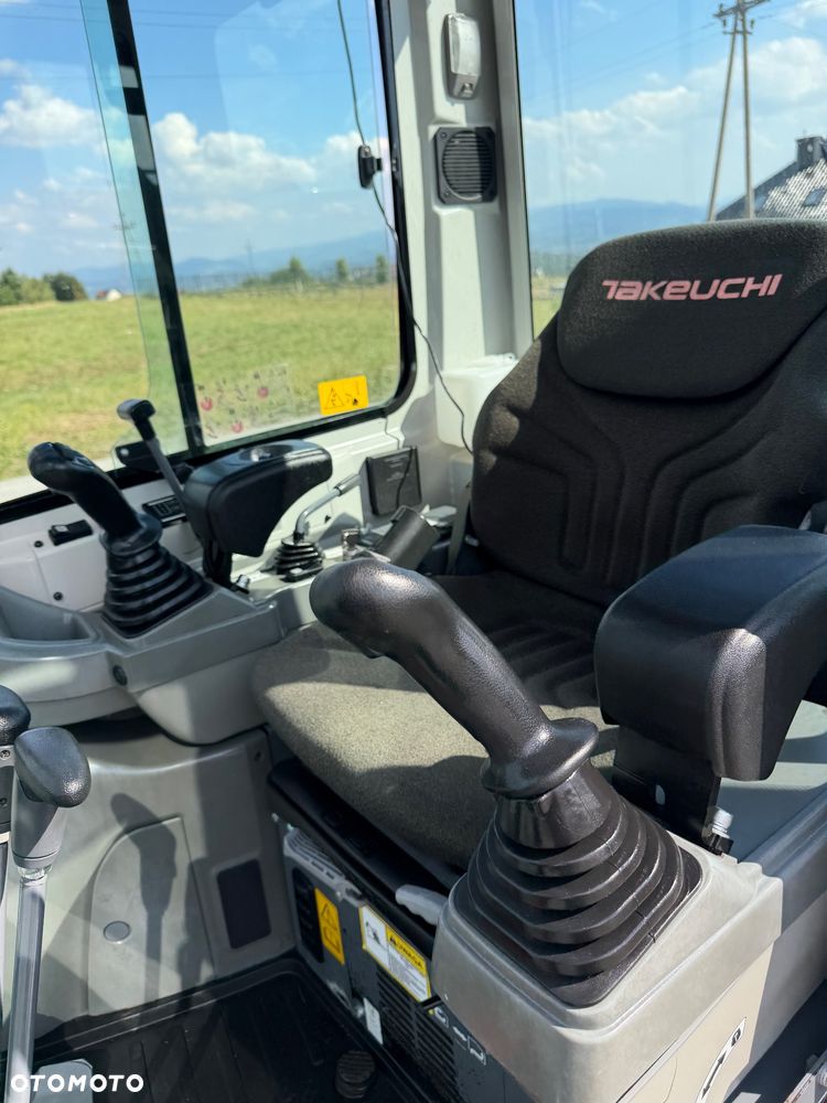 Takeuchi Tb225 - 14