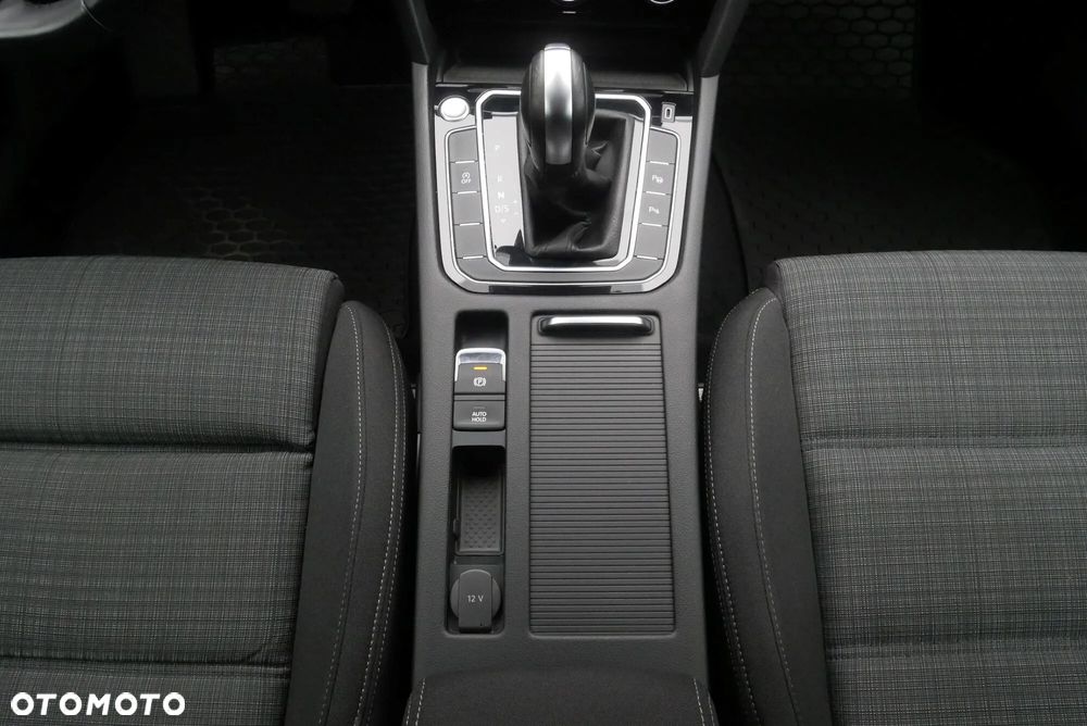 Volkswagen Passat 1.5 TSI EVO Business DSG - 8