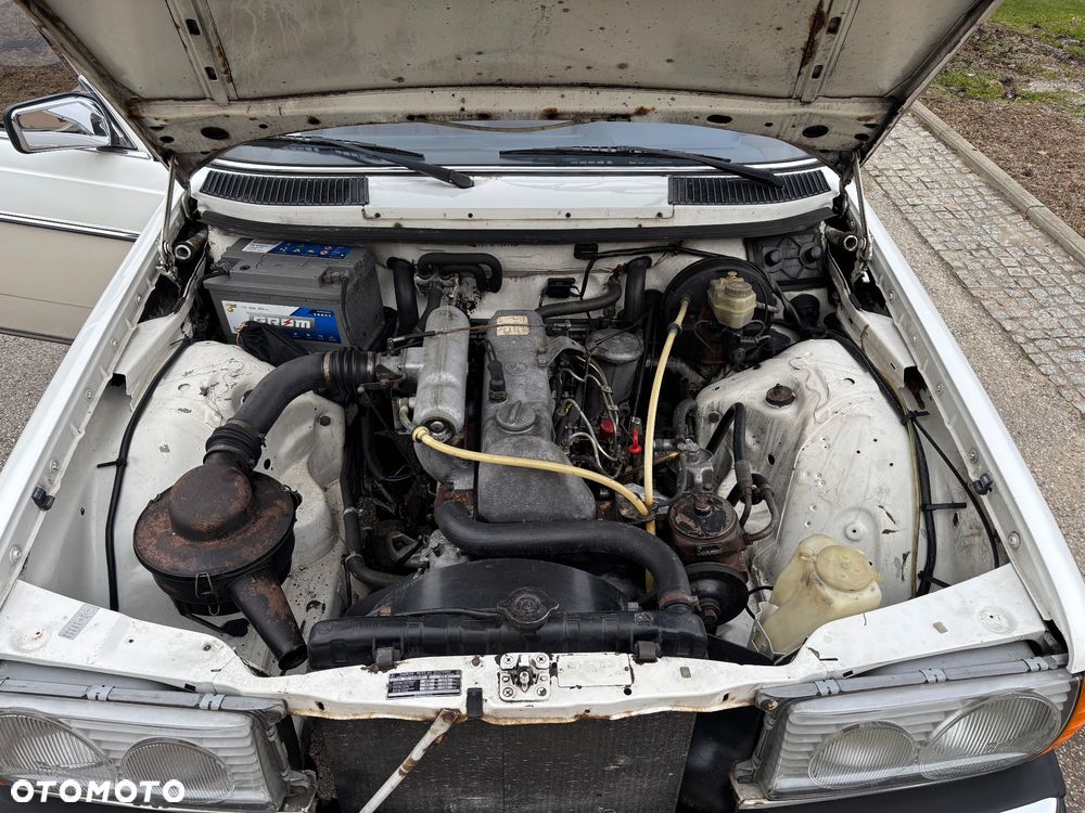 Mercedes-Benz W123 - 22