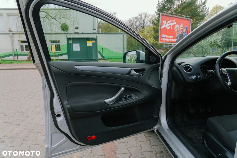 Ford Mondeo 2.0 FF Trend - 11