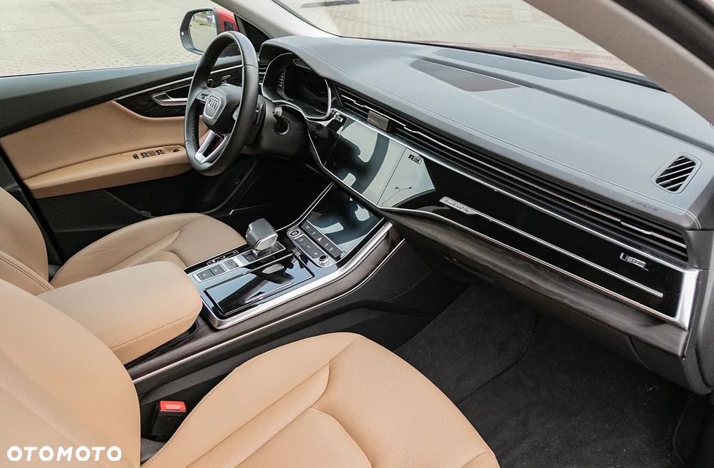 Audi Q8 - 10