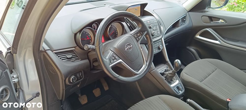 Opel Zafira 1.4 T Cosmo EcoFLEX S&S EU6 - 17