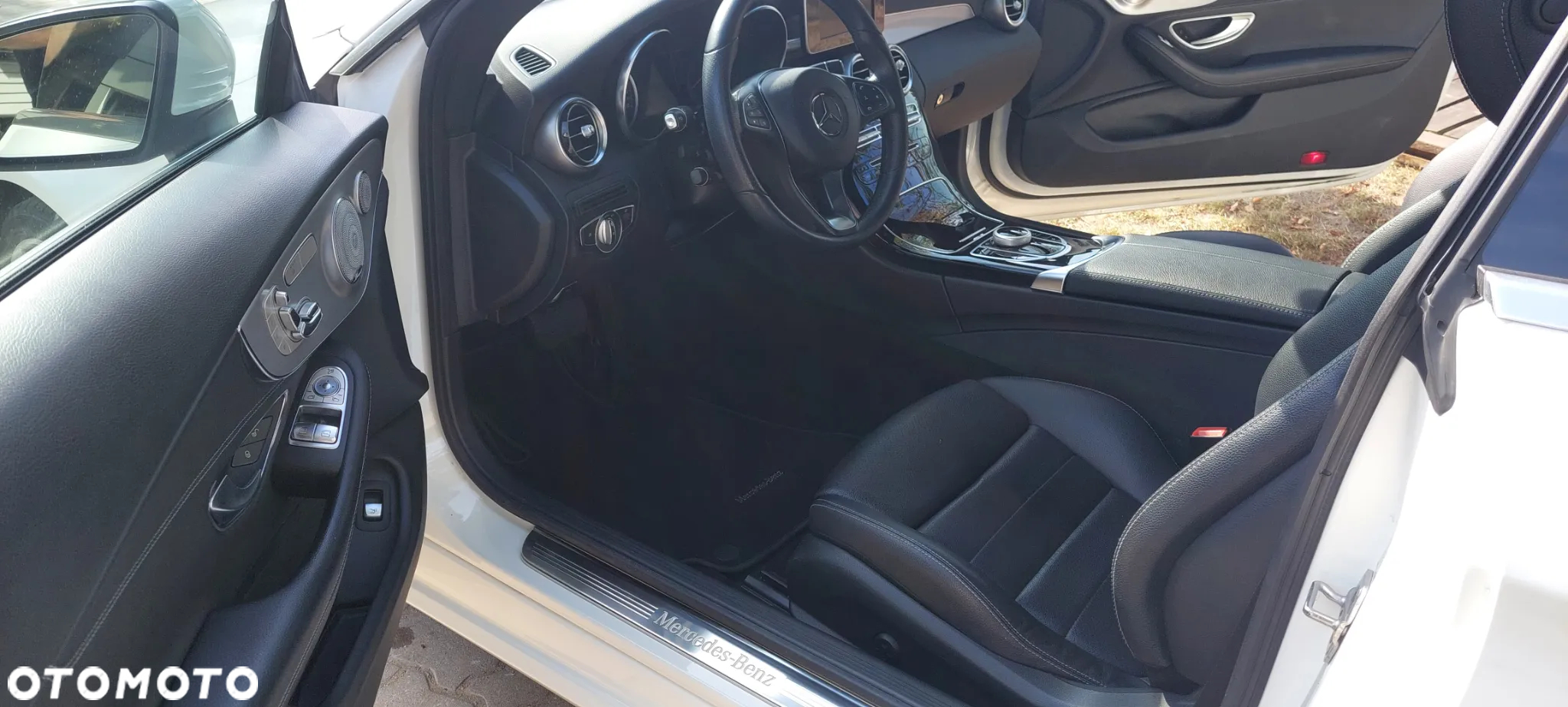 Mercedes-Benz Klasa C 300 9G-TRONIC - 23