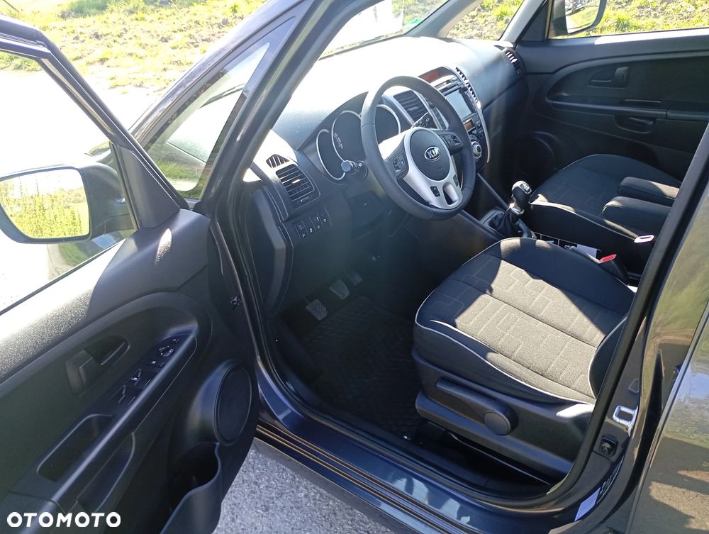 Kia Venga 1.6 CVVT Titanium Collection - 8