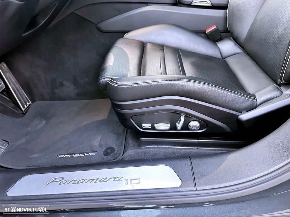 Porsche Panamera Sport Turismo 4 E-Hybrid 10 Years Edition - 24