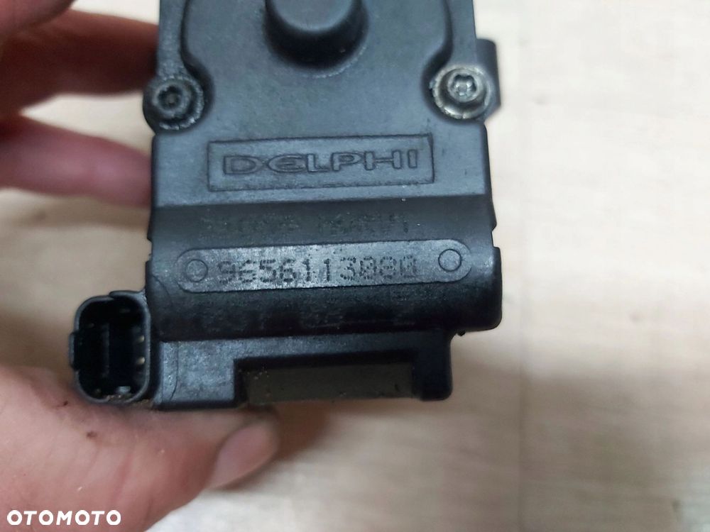 MAZDA 2 II DE Ford Fiesta mk6 1,4 TDCi przepustnica 9656113080 - 2