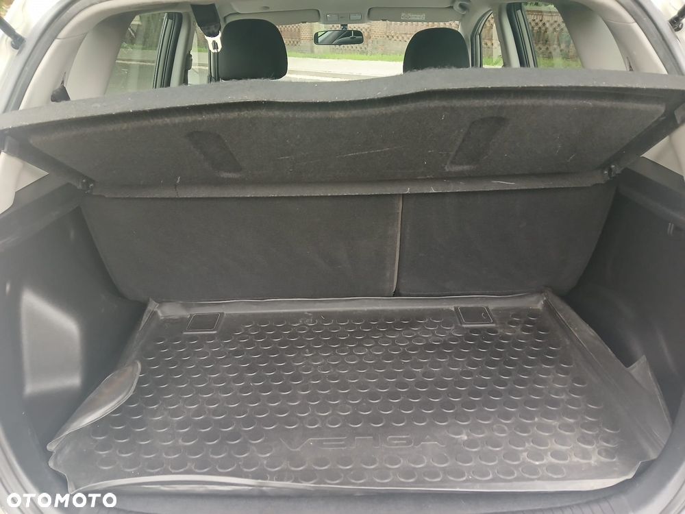 Kia Venga - 9