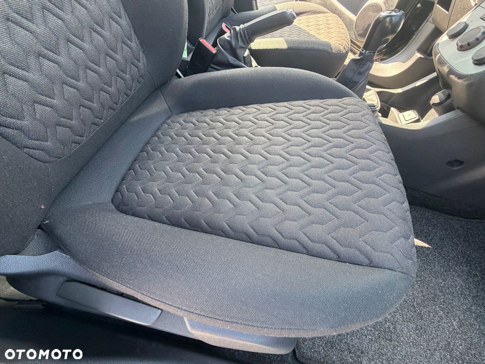 Opel Corsa 1.4 Cosmo - 13