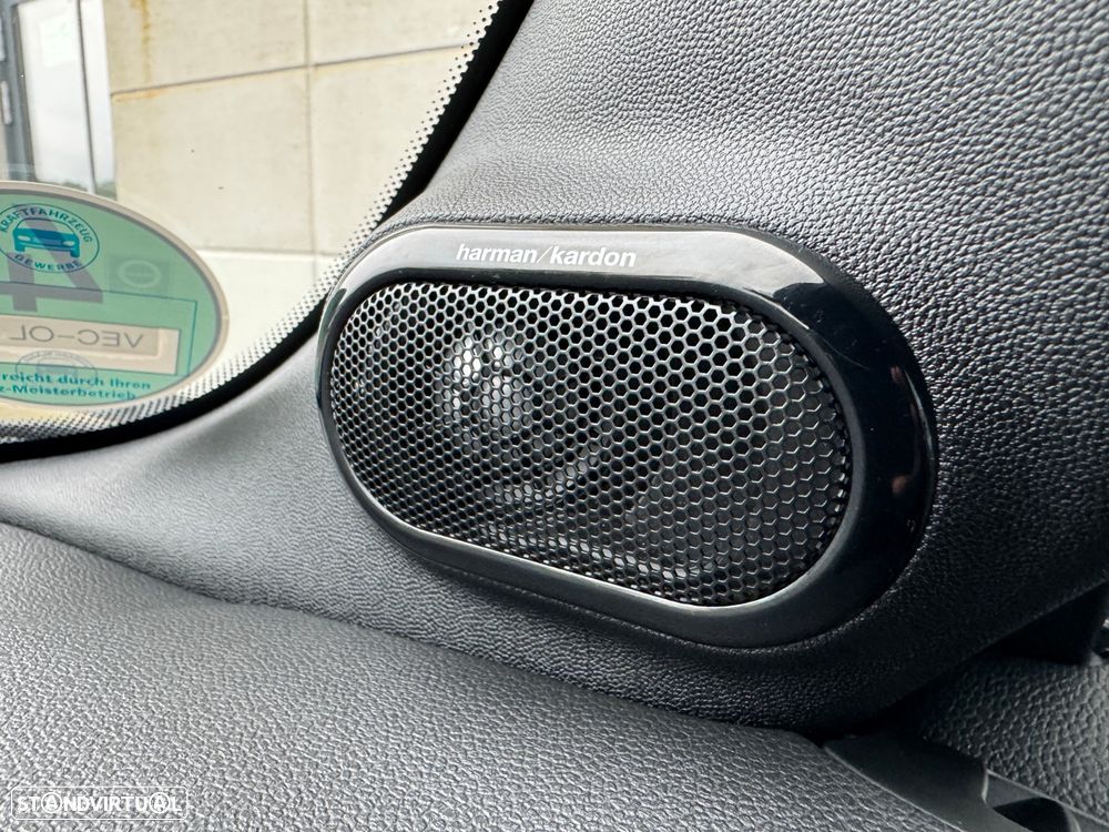 MINI Cabrio John Cooper Works Auto Desportiva - 25