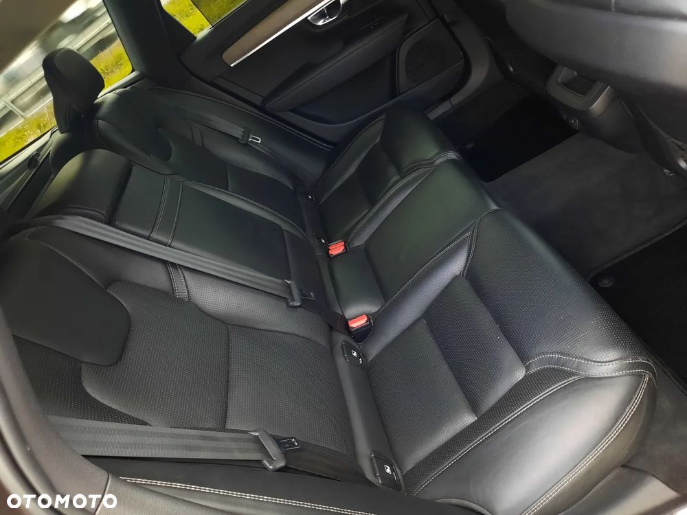 Volvo V90 Cross Country B5 B AWD Ultimate - 25