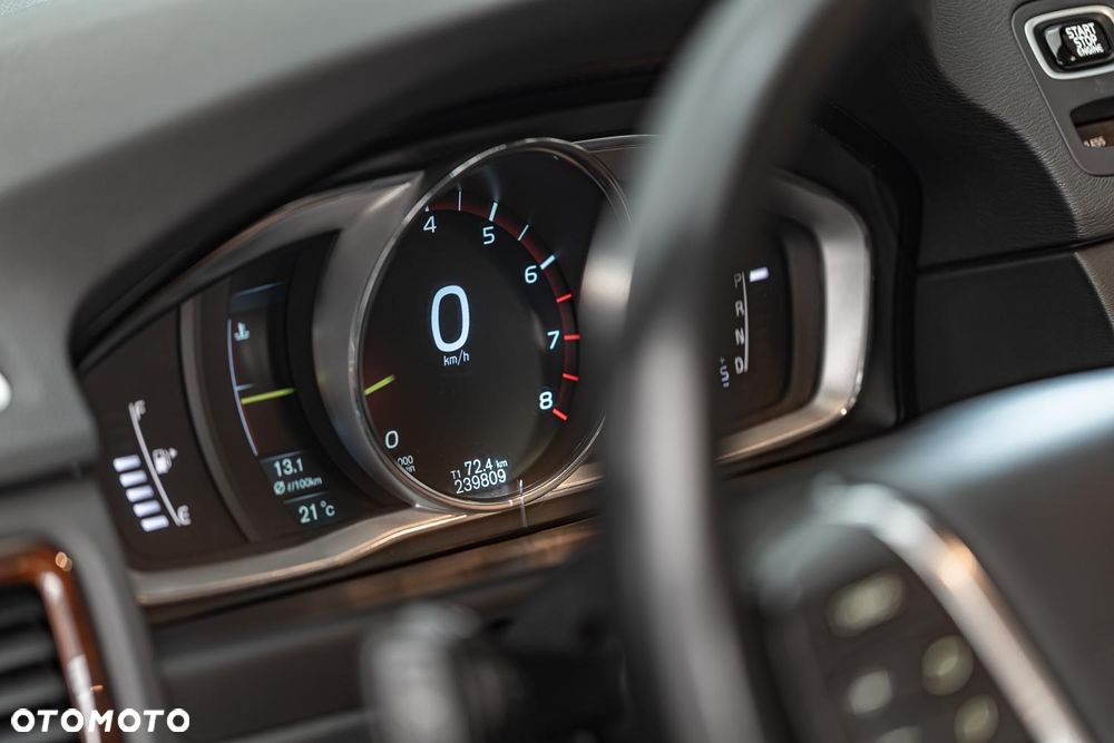 Volvo XC 70 T6 AWD Dynamic Momentum - 22
