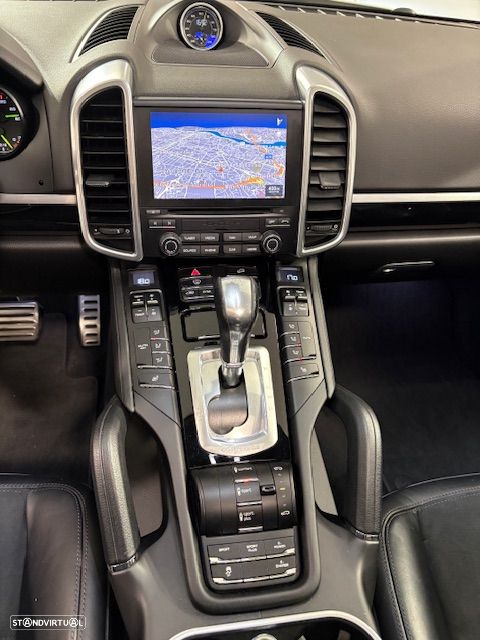 Porsche Cayenne S E-Hybrid Platinum Edition - 25