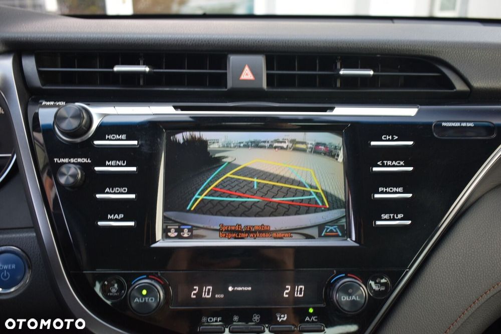 Toyota Camry 2.5 Hybrid Comfort CVT - 17