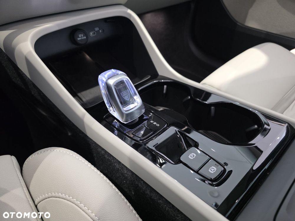 Volvo XC 40 - 30