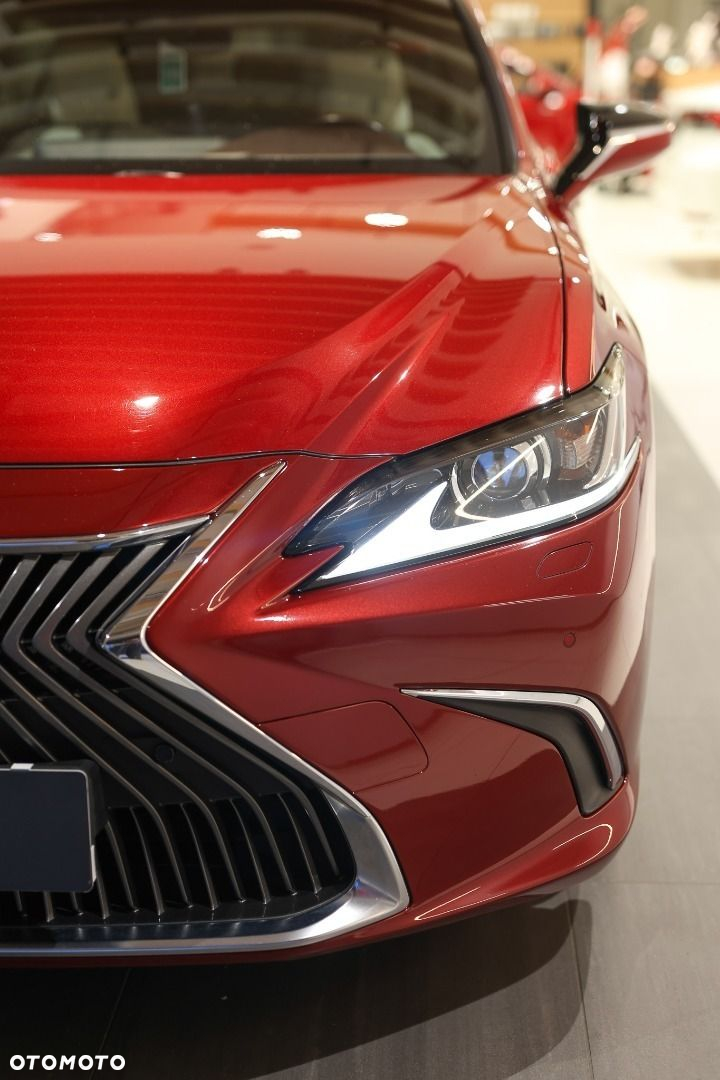 Lexus ES - 10