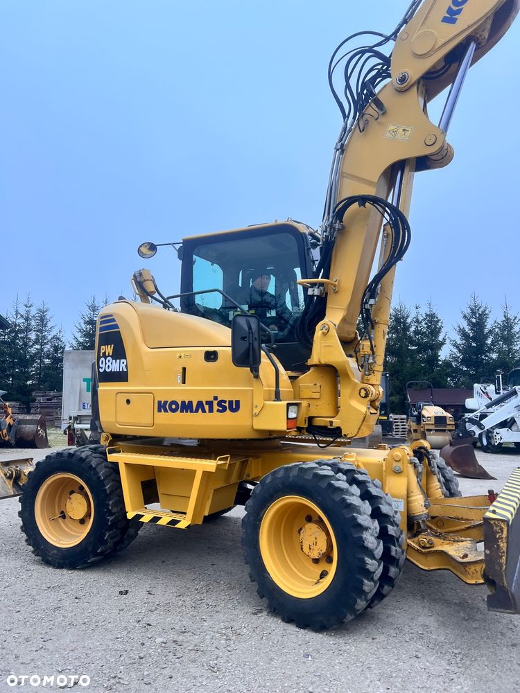Komatsu Koparka kołowa KOMATU PW98MR-8 10ton 4x4x4 ośki skrętne Ramię 3x łamane BEZ DPF i ADBLUE 4 cyl dodatkowe wyjścia hydr Pług Podpory  2012 szybka zwinna Prosto z importu 1 właściciel Cat TEREX Liebherr Wacker Pw 98 Mr 8 11 - 35
