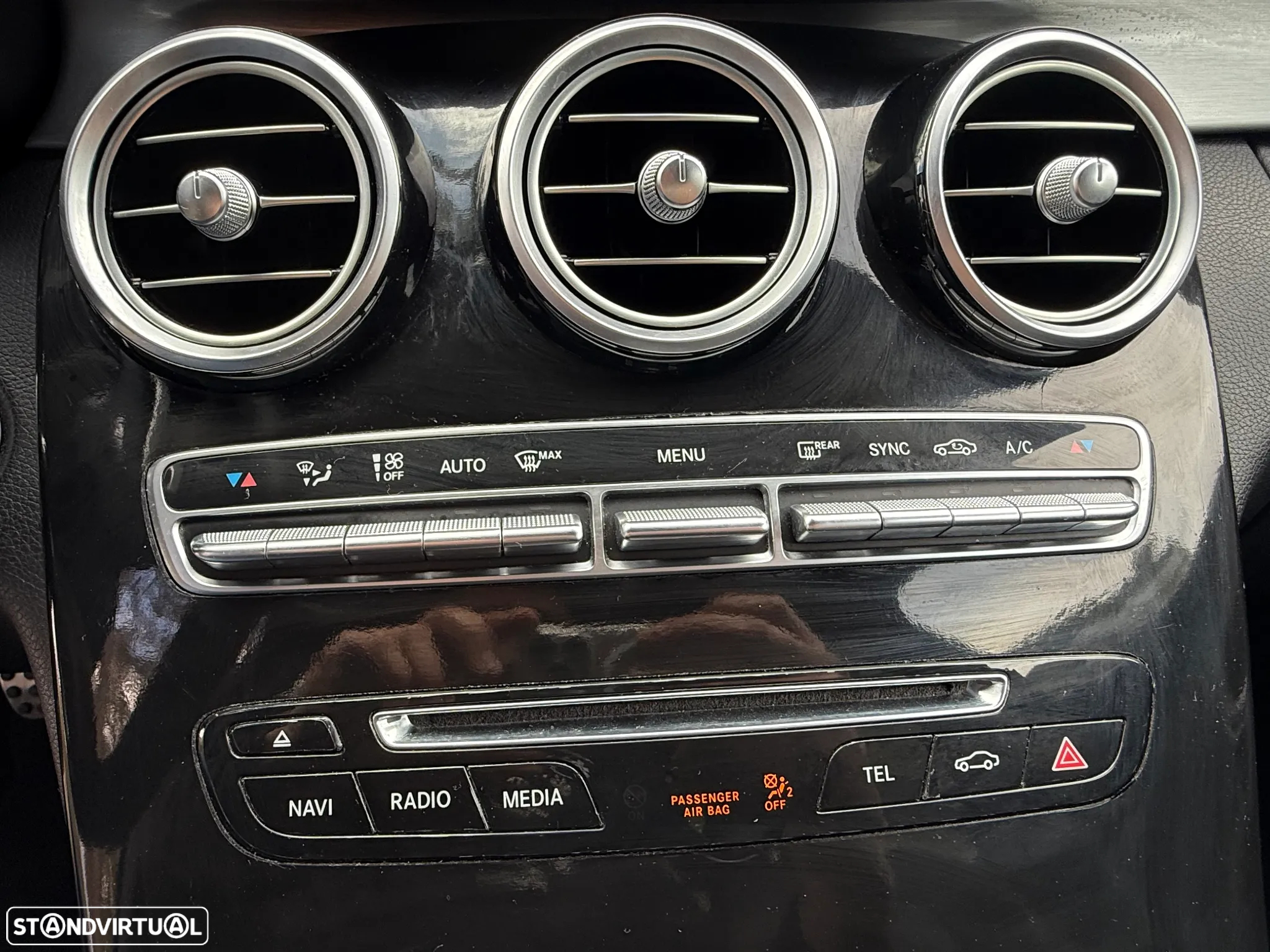 Mercedes-Benz C 300 h AMG Line - 23