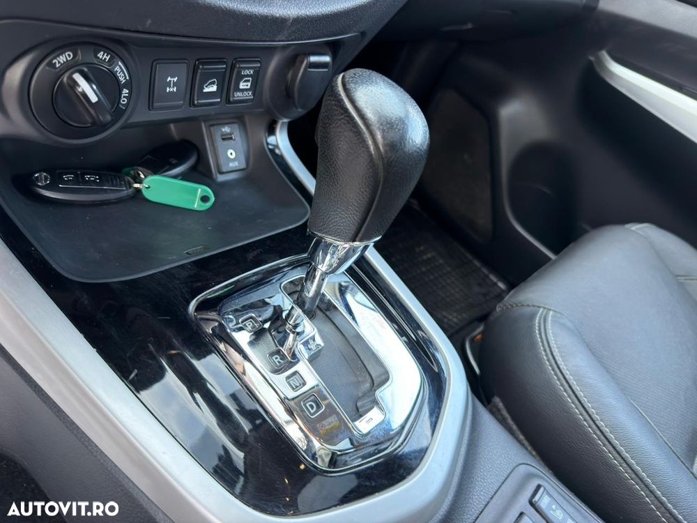 Nissan Navara DC 4x4 Autm. Tekna - 12